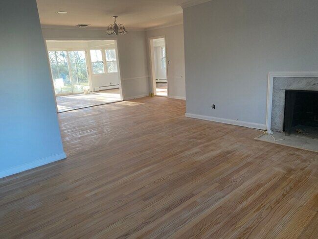 Building Photo - 60 Gristmill Ln