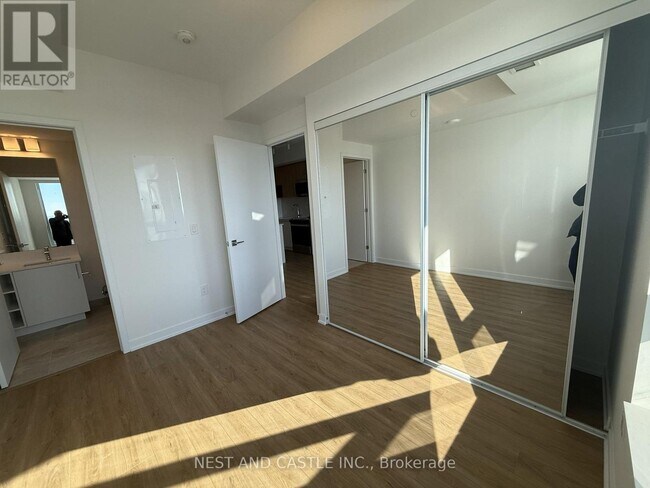 Photo du bâtiment - 500 Plains Rd E