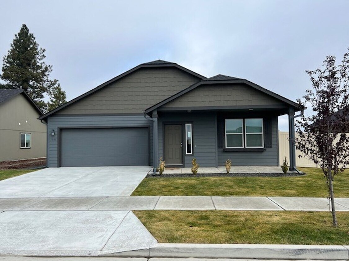 Primary Photo - HALF OFF FIRST MONTHS RENT!! Coming in Dec...