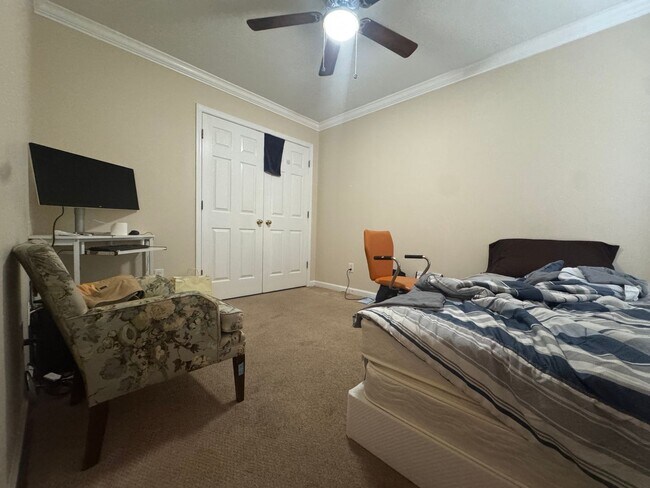 Foto del edificio - 8928 Asheville Dr