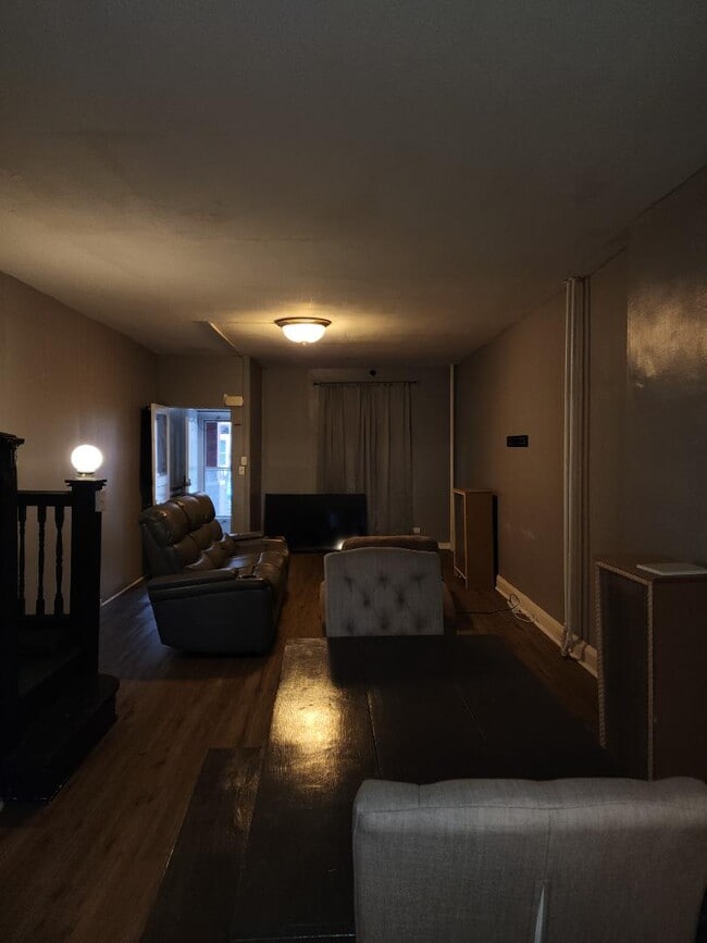 Foto del edificio - 3111 McElderry St