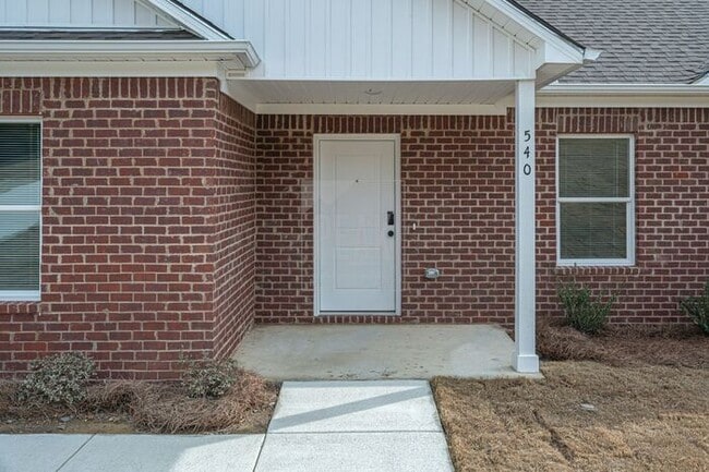 Foto del edificio - $1665! Beautiful 3Bed 2Bath in newly built Woodland Circle!