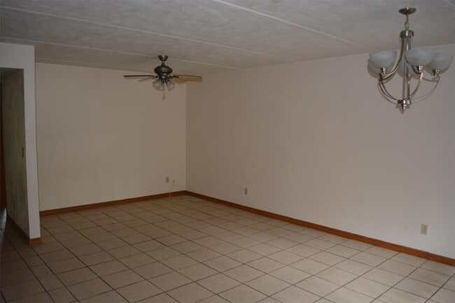 Foto del edificio - 1662 Spring Garden Ct