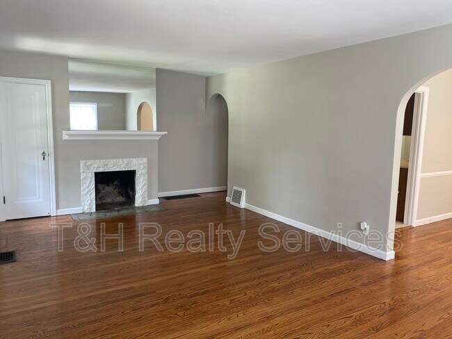 Foto del edificio - 5265 Broadway St