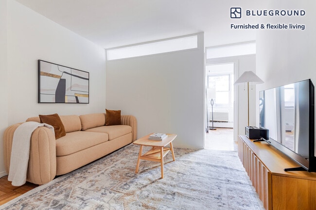 Building Photo - 300 E 46th St