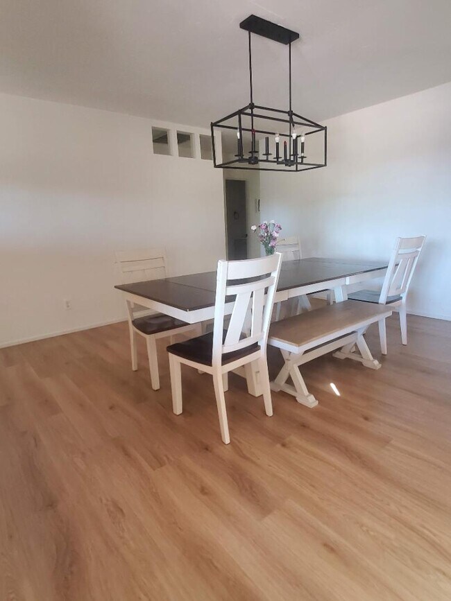 Foto del edificio - 1520 W Encanto Blvd