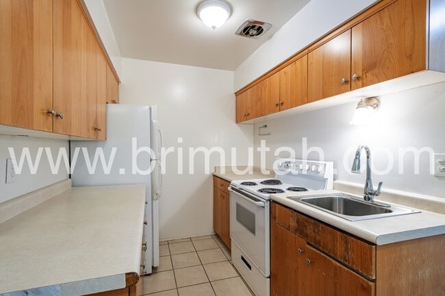 Building Photo - 243 S 600 E