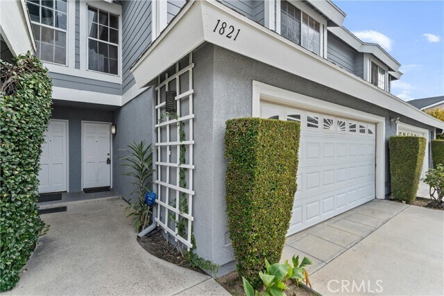 Building Photo - 1821 E Cypress St