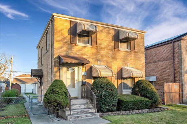 Building Photo - 3509 N Odell Ave
