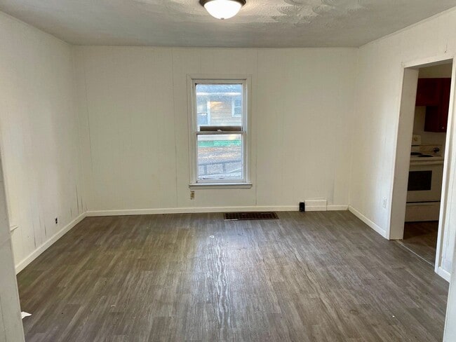 Foto del edificio - 2 Bedroom 1 Bath with All New Interior