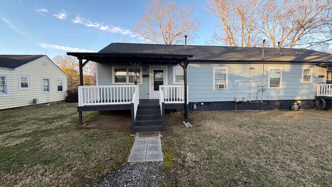 Foto del edificio - 203 W Washington Ave