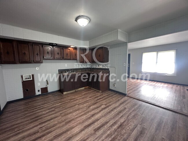 Foto del edificio - 1204 Giddings-