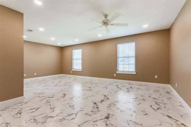 Foto del edificio - 418 E Spring Valley Rd