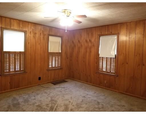 Foto del edificio - 48 W School St