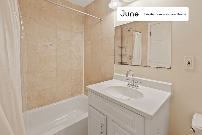 Foto del edificio - Room in Shared 2 bed/2 bath home