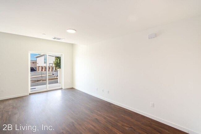 Building Photo - 4690 Tompkins Ave