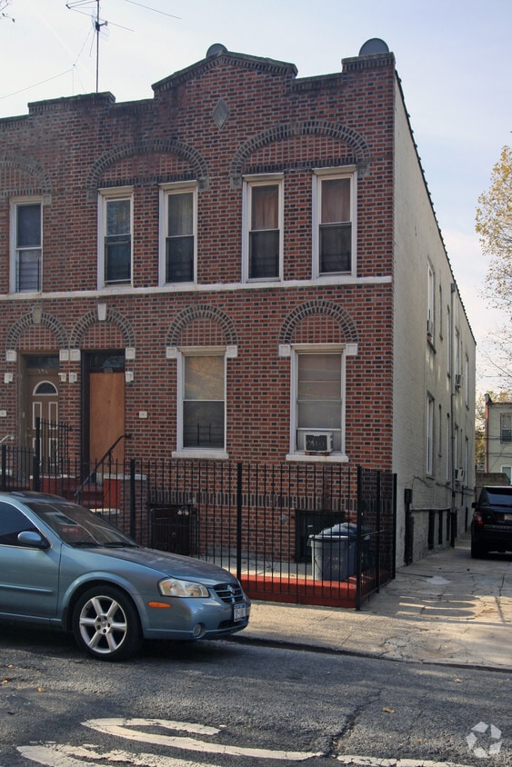 Building Photo - 294 E 93rd St