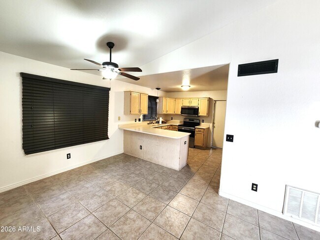 Foto del edificio - 7545 W Kerry Ln