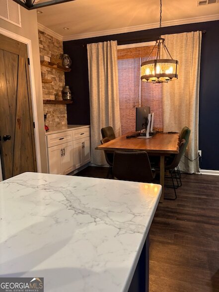 Foto del edificio - 1133 Village Ct SE