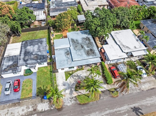 Building Photo - 161 SW 52nd Ct