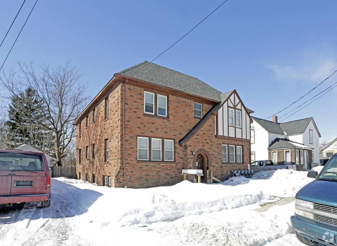 Primary Photo - 47 Charlotte St
