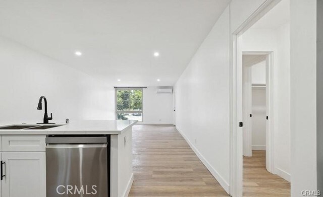 Foto del edificio - 17000 Burbank Blvd