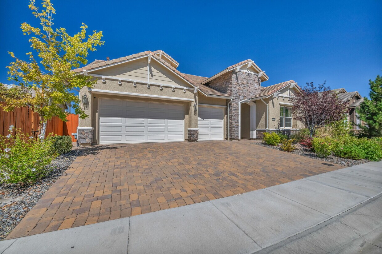 Foto principal - 9545 Hawkshead Rd