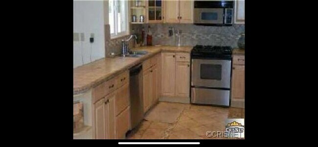 Foto del edificio - 8743 Topanga Canyon Blvd