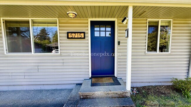 Foto del edificio - Beautifully Remodeled 3 Bed/1 Bath Home in...