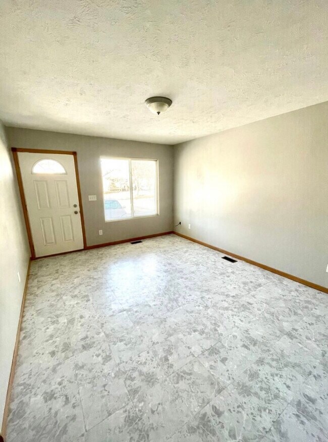 Foto del edificio - 5633 Kearney Ave