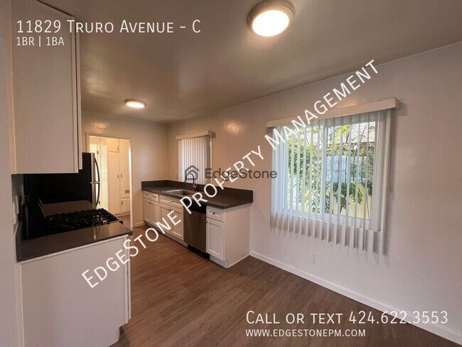 Foto del edificio - 11829 Truro Ave