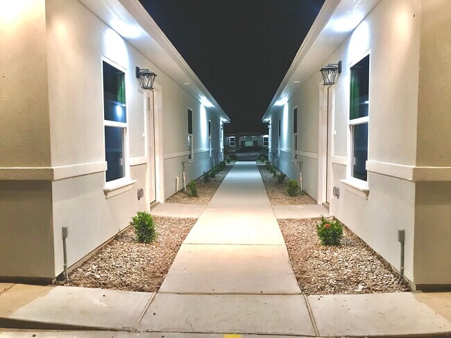 Foto del edificio - 4904 N Winona Dr