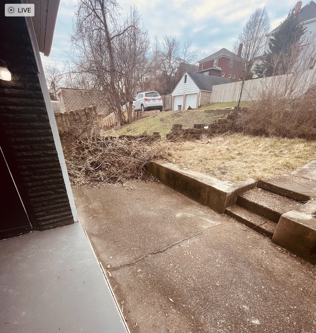 Building Photo - 3 Bed 1 Bath Munhall Pa