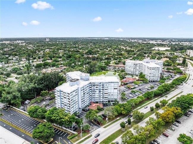 Foto del edificio - 1300 NE Miami Gardens Dr