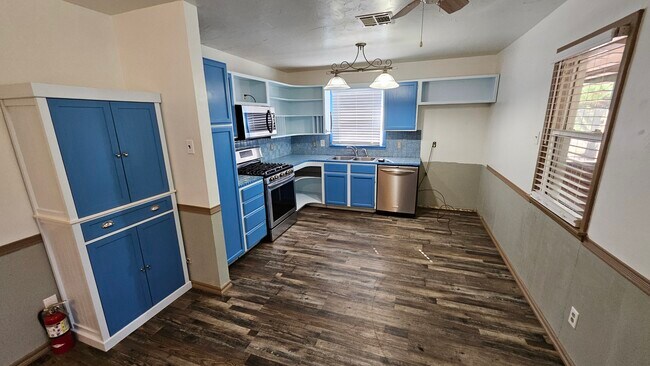 Foto del edificio - 748 Highland Pkwy