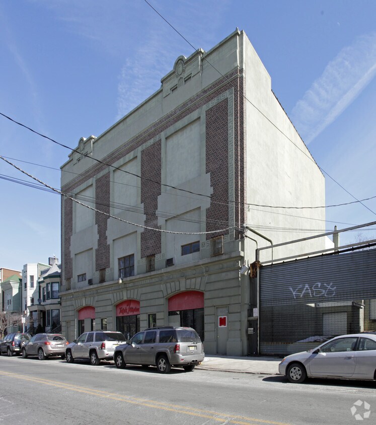 Primary Photo - 520 Palisade Ave