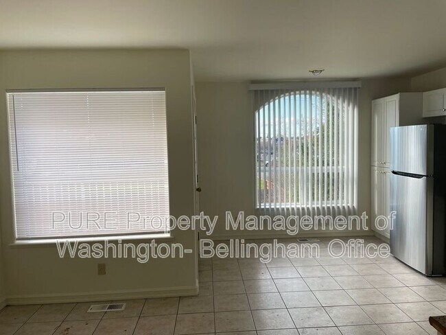 Foto del edificio - 3013 Pacific St