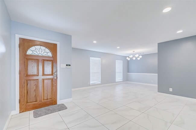 Building Photo - 10062 Haddington Dr