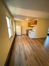 Building Photo - 409 Findlay St