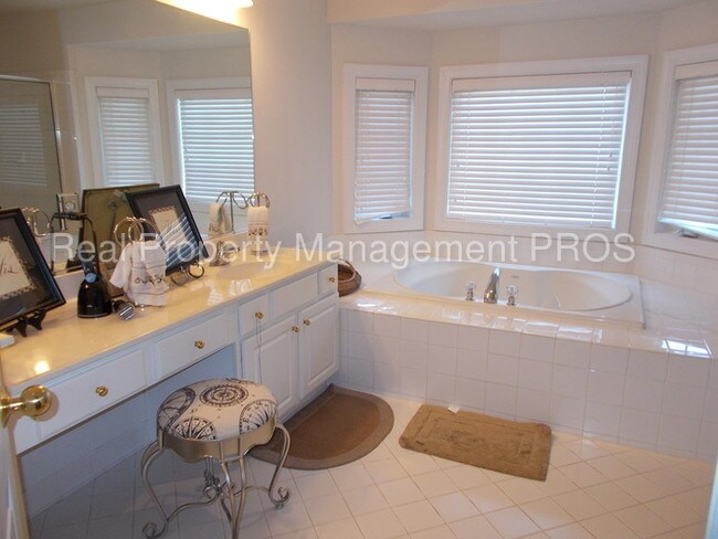 Building Photo - 14580 Blair Brook Ct