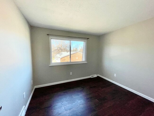 Foto del edificio - 3 Bed-1.5 Bath Condo In Avon Lake