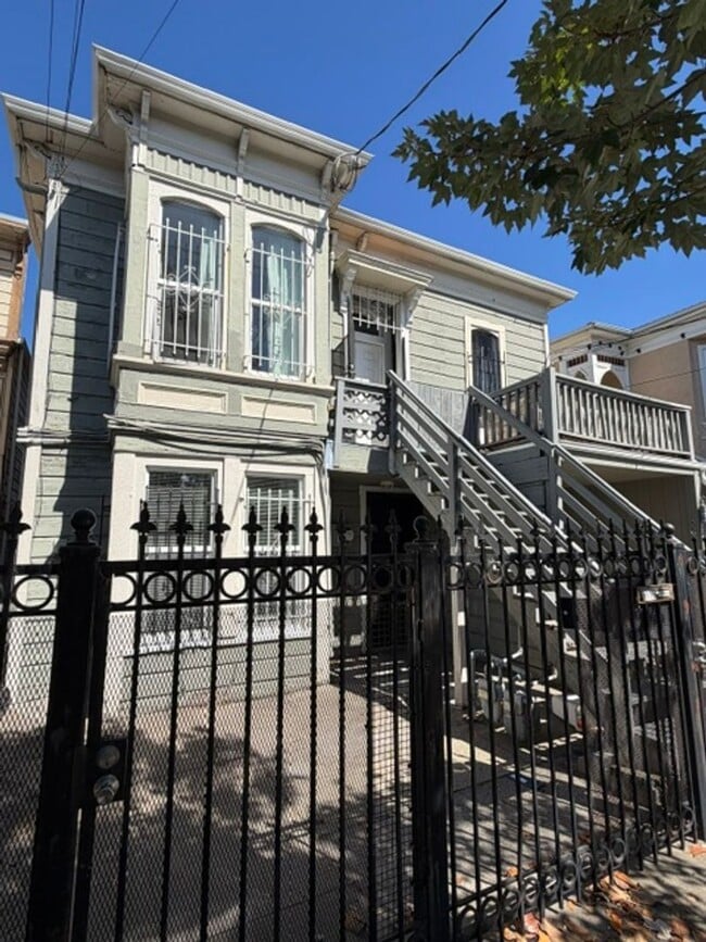 Building Photo - 1115 Willow St