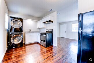Building Photo - 5513 Cavalcade St