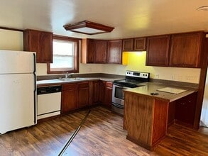 Building Photo - 12383 Morse Rd