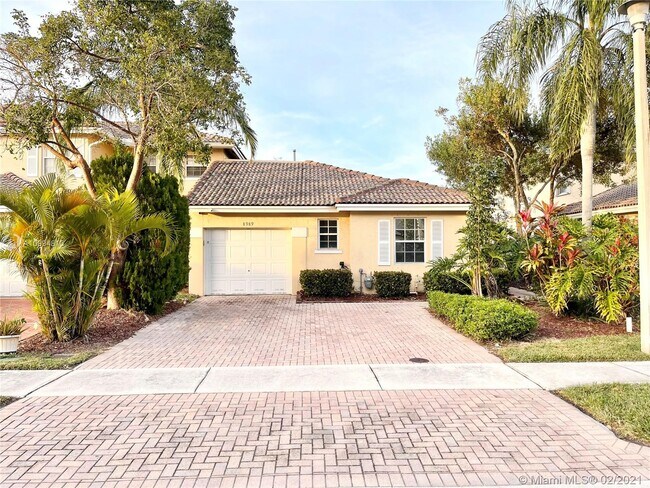 Foto del edificio - 8989 NW 53rd St