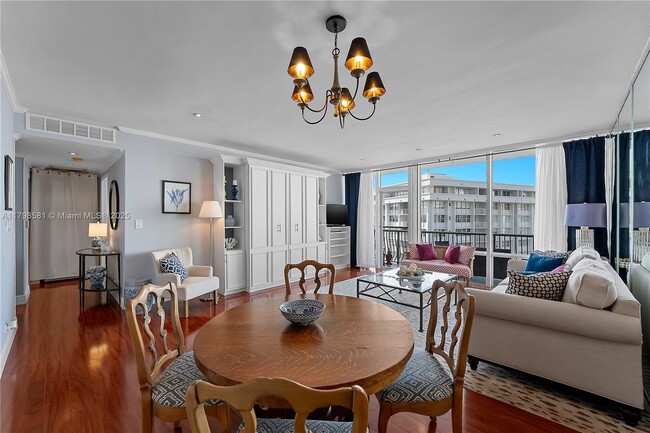 Building Photo - 1408 Brickell Bay Dr