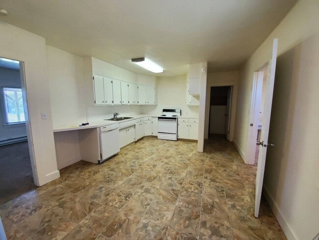 Foto del edificio - 3 Bedroom Home
