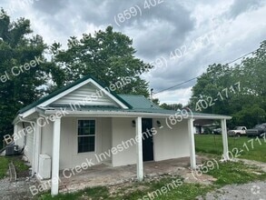 Building Photo - 115 Robertson Ln