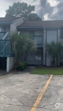 Building Photo - 910 Brett Dr