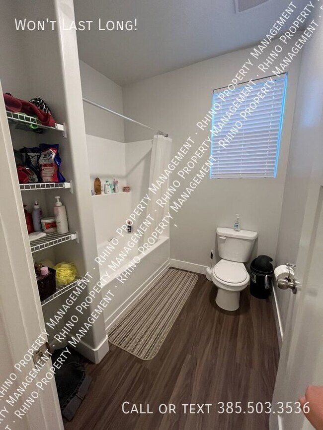 Building Photo - Primary Bedroom and Private Bathroom in Lehi